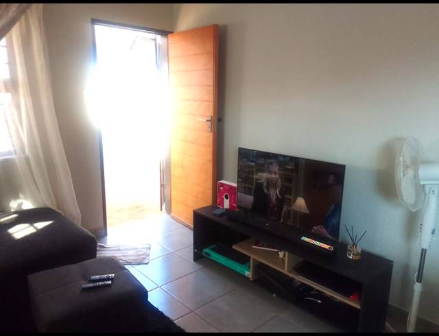 2 BEDROOM HOUSE FOR SALE IN PROTEA GLEN